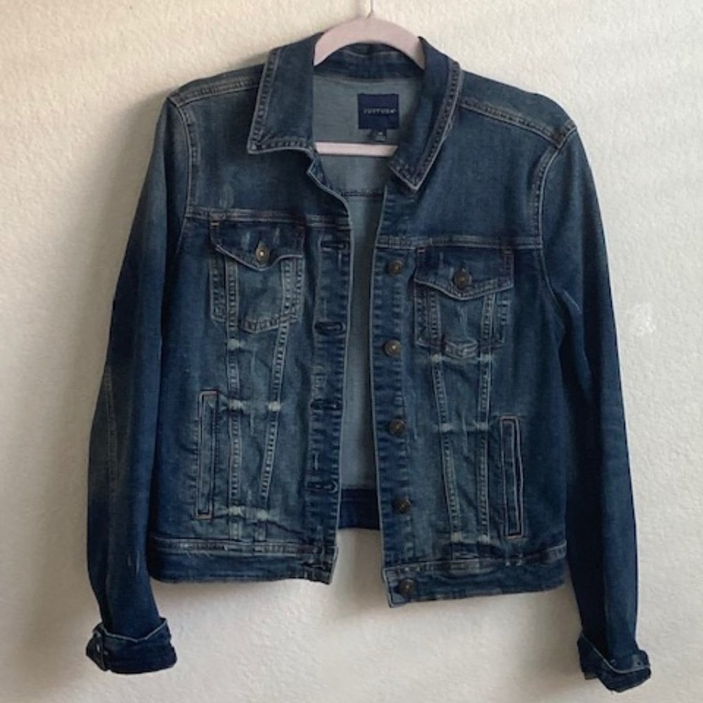 Women's Basic Button Down Long Sleeve Stretchy Jean Trucker Denim Jacket
